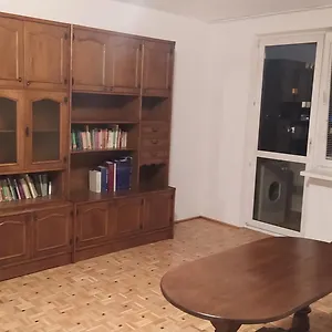Uroczy Z Bezplatnych Parkingiem Warszawa
